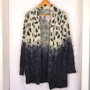 OLIVER Women's Animal Leopard Print Eyelash Knit Cardigan Medium